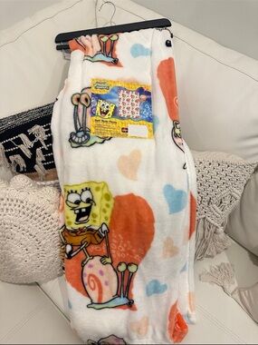 SpongeBob SquarePants Plush Throw Blanket - White with Orange & Blue Hearts